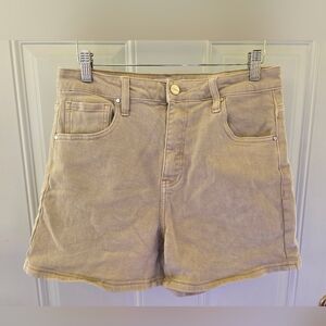 Risen High-Rise Beige Casual Shorts Size Large